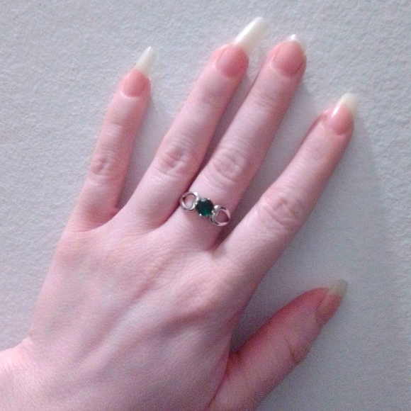 Emerald Sterling Silver Ring - Picture 4 of 6